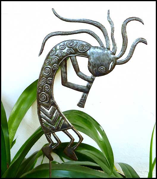 Bâton de plante kolopelli sud-ouest - décoration de jardin art métal haïtien