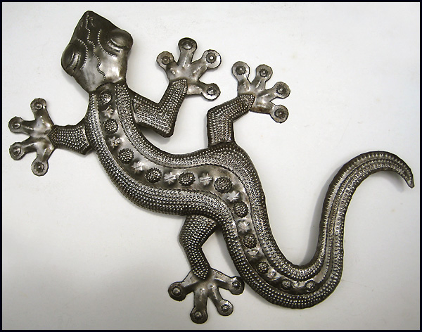Handcrafted Haitian metal art gecko wall hanging