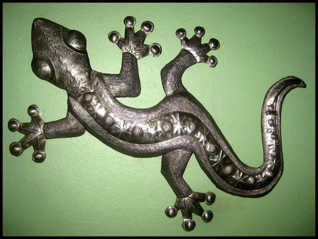 Haiti metal art gecko wall hanging